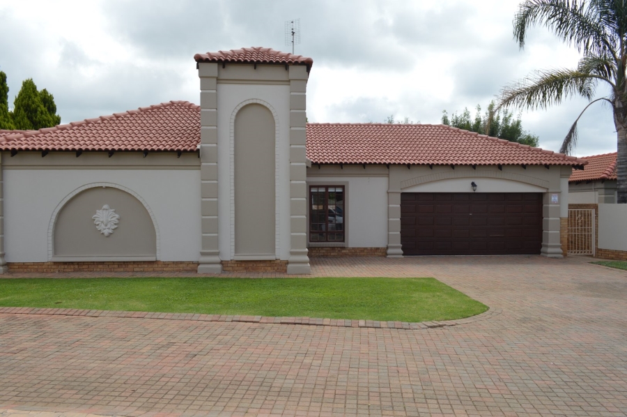 3 Bedroom Property for Sale in Flamwood North West